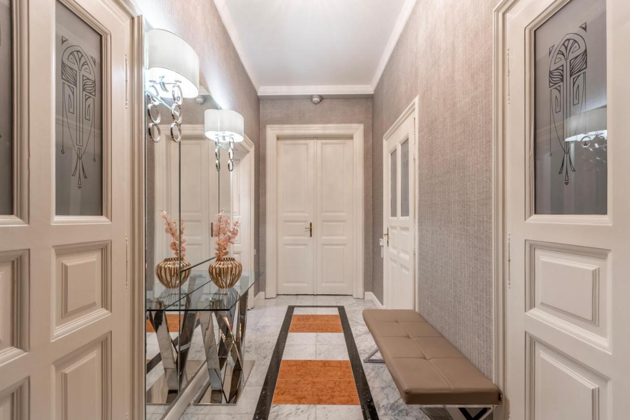 Luxury Apartment With Balcony Next To The New York Cafe Budapest Exterior foto